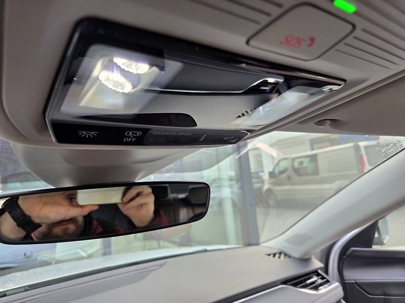 Škoda Octavia 2.0 TDI 4x4 110kW DSG STYLE - fotka 32 z 44