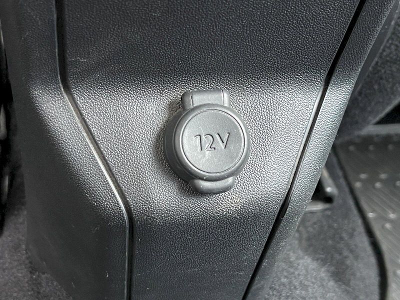 Peugeot 2008 (2018) 1.2i 60 kW PureTech Active - fotka 24 z 33