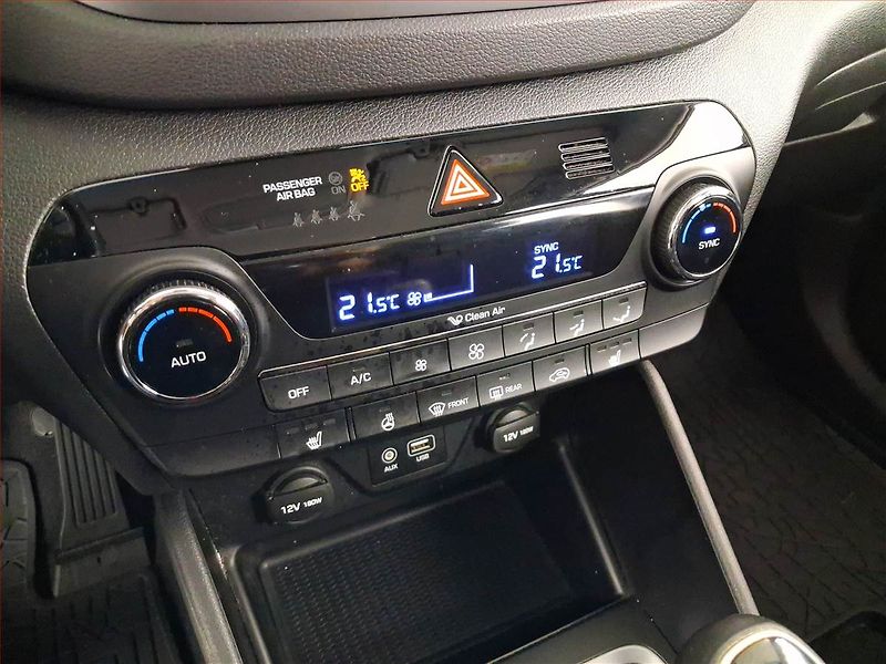 Hyundai Tucson (2016) Trikolor 1.7 CRDi, Serv.kniha - fotka 16 z 22