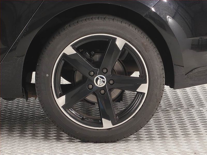 Škoda Octavia (2014) Ambition 1.6 TDI, Tempomat - fotka 14 z 17