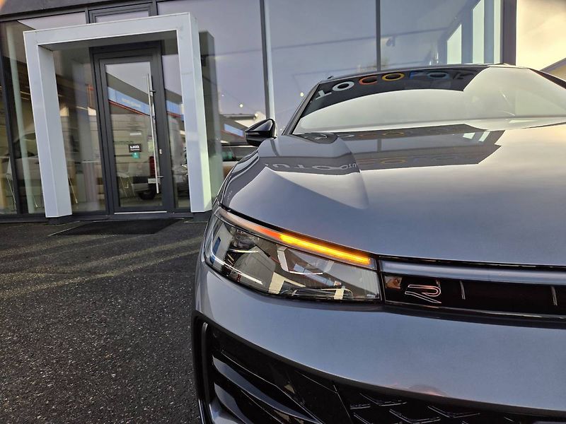 Volkswagen Passat Variant (2025) R-Line 2.0 TDI BlackStyle - fotka 7 z 51