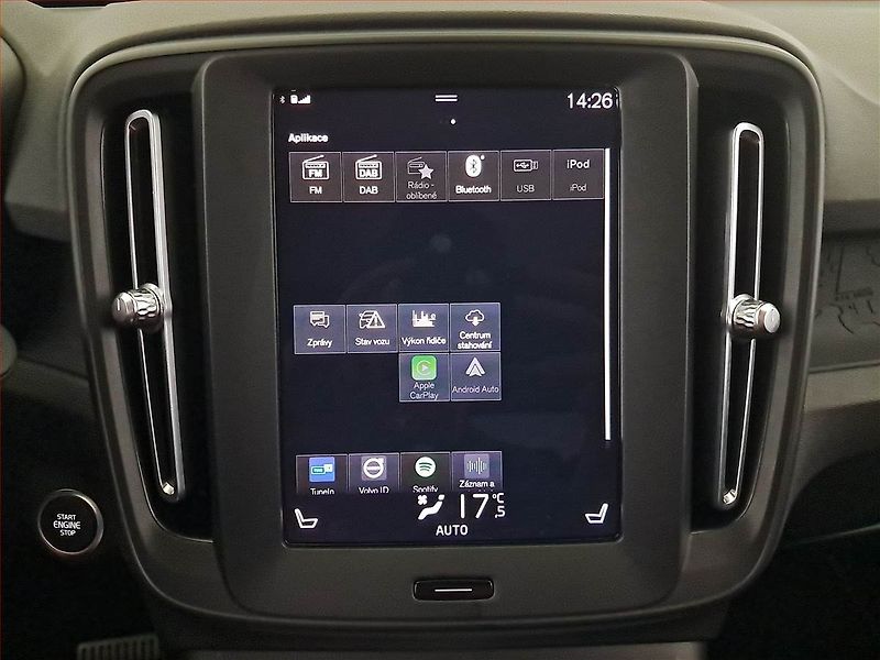 Volvo XC40 (2022) T2 - fotka 20 z 22