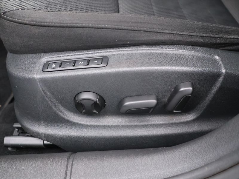 Škoda Octavia 2,0 TDI 135kW DSG 4x4 Scout - fotka 14 z 28