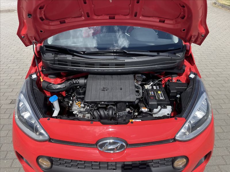 Hyundai i10 1,0 i 49kw ESP CZauto 1maj. - fotka 25 z 35