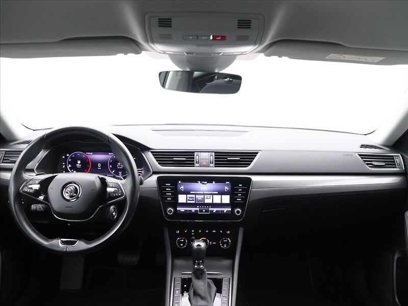 Škoda Superb 2,0 TDI 147kW DSG CZ Style DPH - fotka 28 z 36