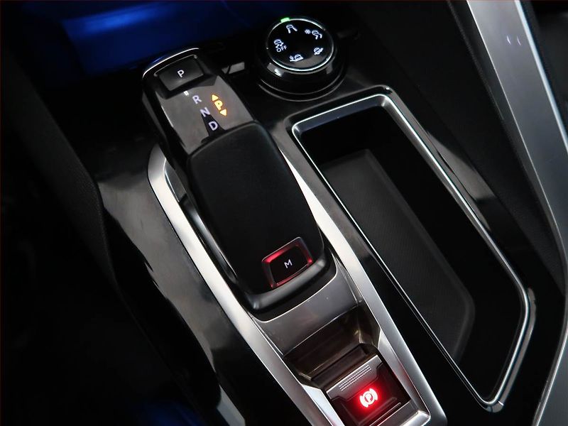 Peugeot 3008 (2018) 1.5 BlueHDi, Automat, ČR,1.maj - fotka 12 z 15