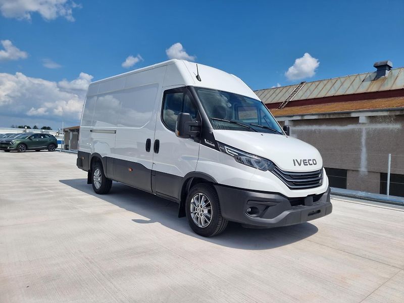 Iveco Daily (2026) 35S18HA8/automat/alu/navi/led - fotka 3 z 12
