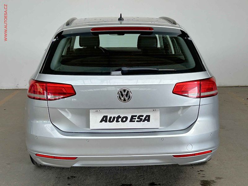 Volkswagen Passat (2016) 2.0 TDi, DSG, LED, park.asist - fotka 5 z 18
