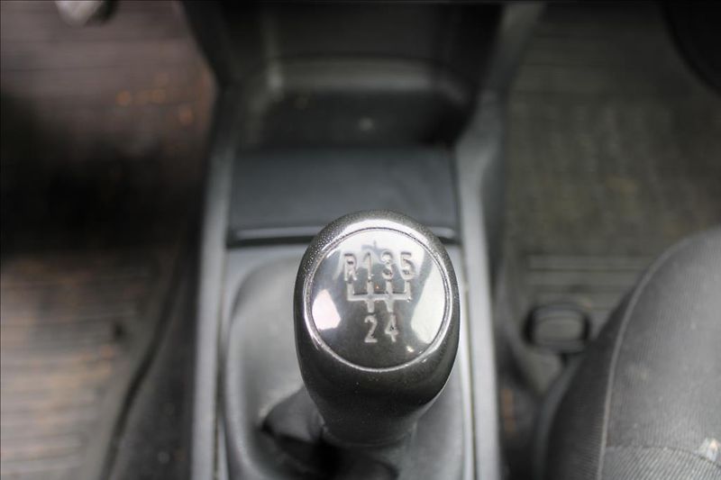Škoda Fabia 1,2 i  STK 5/2027, KLIMA - fotka 16 z 19