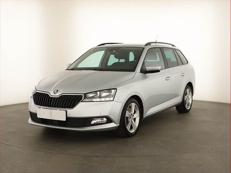 Škoda Fabia (2022) 1.0 TSI, Automat, Tempomat - fotka 2 z 12