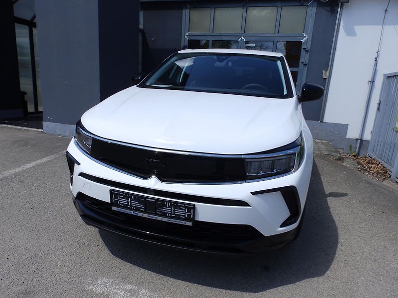 Opel Grandland (2023) 1.2Turbo 96kW - fotka 2 z 36