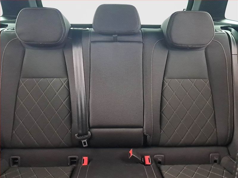 Škoda Karoq (2023) Sportline 2.0 TDI - fotka 10 z 20