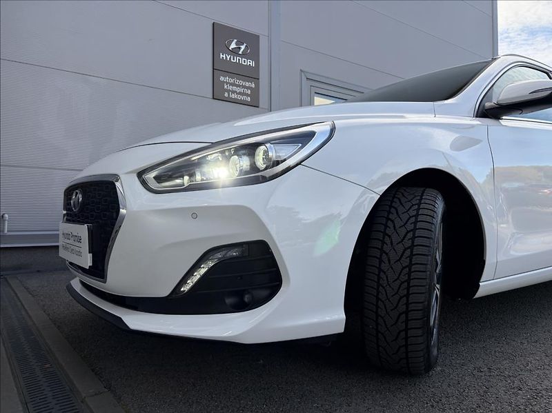 Hyundai i30 1,6 CRDi  WG Style - fotka 22 z 26