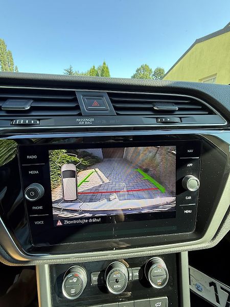 Volkswagen Touran (2021) 2,0TDi 110kW HIGHLINE 7-míst - fotka 18 z 19
