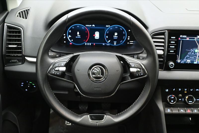 Škoda Karoq 2,0 TDI 110 kW VIRTUAL Kamera - fotka 18 z 30
