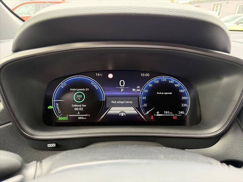 Toyota Corolla Cross 2,0 GR sport, Hybrid - fotka 12 z 24