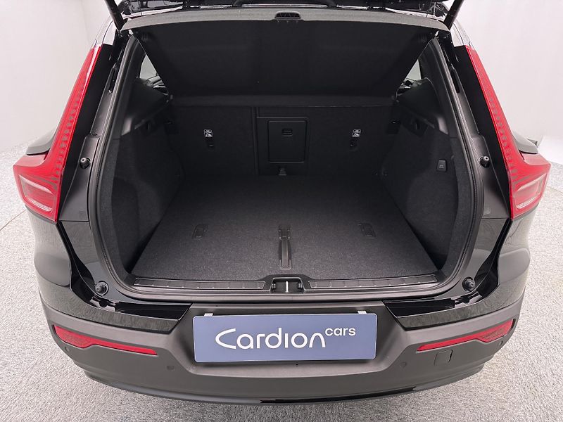 Volvo XC40 (2026) B3 BLACK EDITON  PLUS - fotka 5 z 23