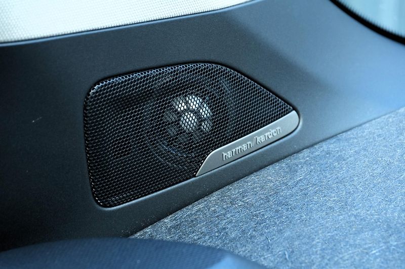 BMW i3 i3s 120Ah, H/K, Navi profi - fotka 25 z 31