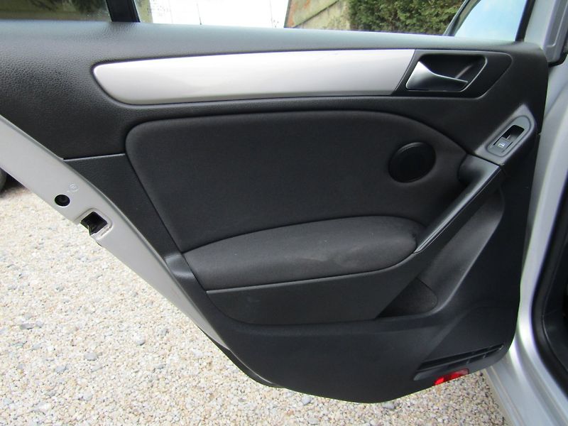 Volkswagen Golf (2010) 1.2 TSI 77kW TOP QUALITY - fotka 20 z 35