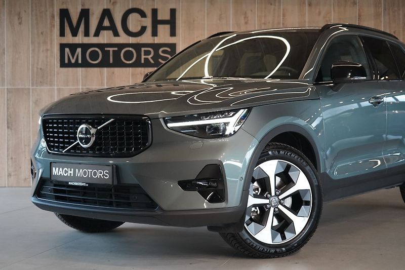 Volvo XC40 B4 PLUS Dark, 360°, LED Pixel - fotka 2 z 42
