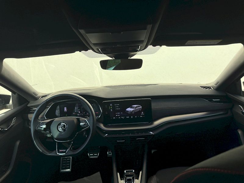 Škoda Octavia (2022) Combi RS 2,0 TSI 180 kW 7-stup - fotka 5 z 27