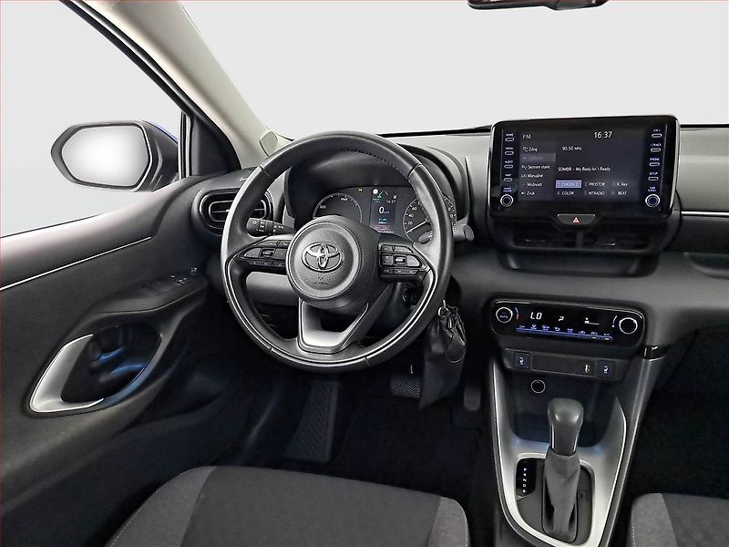Toyota Yaris (2022) 1.5 VVT-i Hybrid - fotka 7 z 17