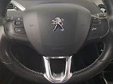 Peugeot 2008 (2018) 1.2 PureTech, Automat - náhled 16