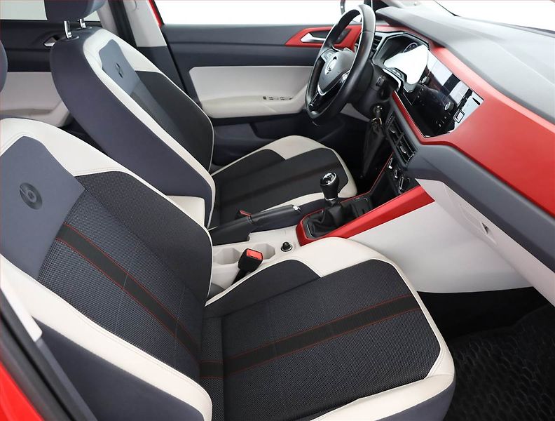 Volkswagen Polo (2018) Beats 1.0 TSI, Serv.kniha - fotka 7 z 17
