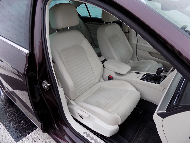 Volkswagen Passat (2017) 2.0TDI/DSG/4x4/NAVI/LED/ČR/ - fotka 17 z 42