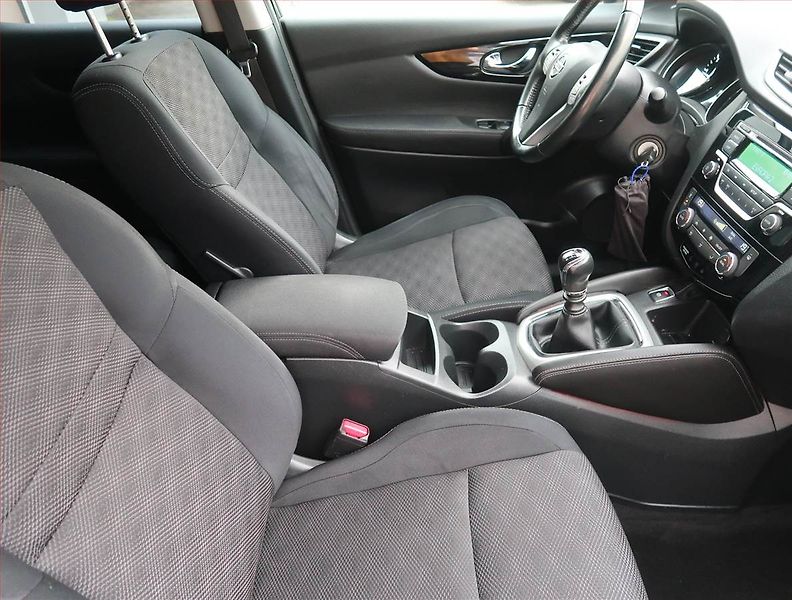 Nissan Qashqai (2014) 1.6 dCi, 4X4, Serv.kniha - fotka 9 z 13