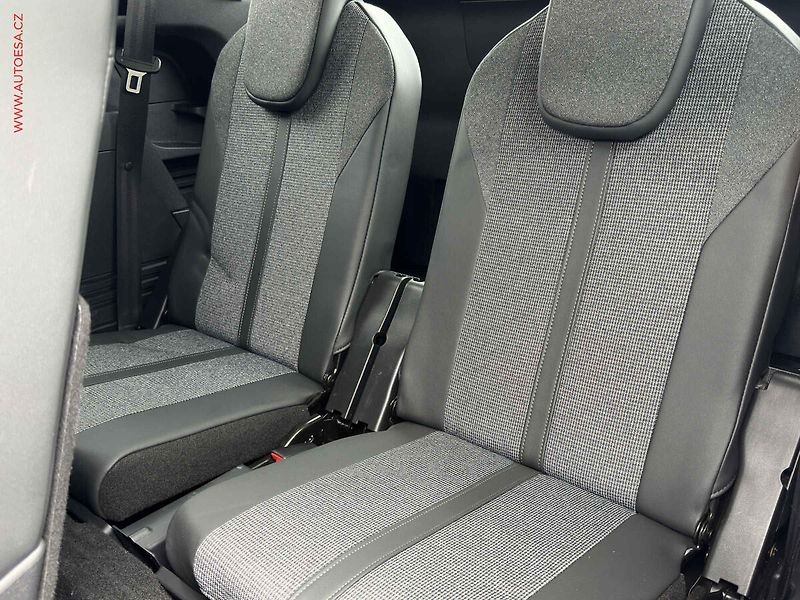 Peugeot 5008 (2020) 1.5 HDi, 2.maj,ČR, Allure - fotka 12 z 24