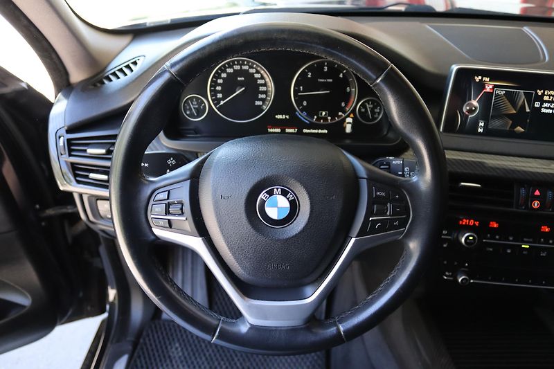 BMW X5 XDRIVE 30D F15 190kW - fotka 23 z 50