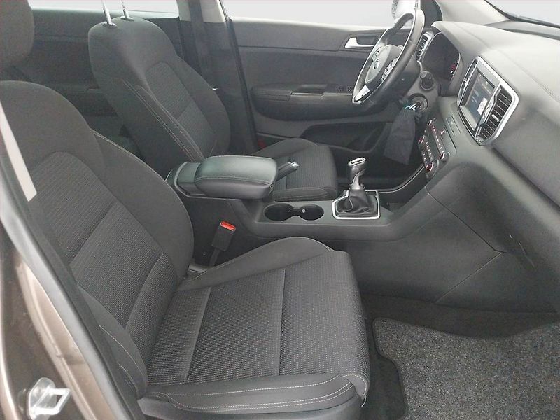 Kia Sportage (2018) 1.6 GDI, Serv.kniha, Xenony - fotka 9 z 19