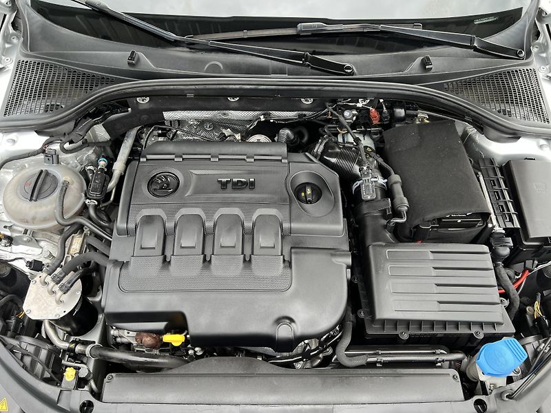 Škoda Octavia 1.6TDi 81kw KLIMA TEMPOMAT ALU - fotka 36 z 42