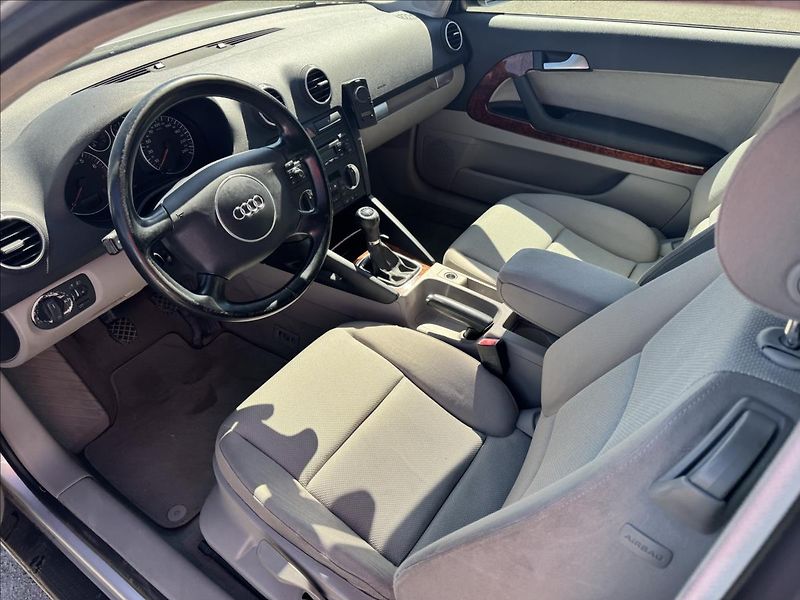 Audi A3 2,0 i Manuál - fotka 10 z 17
