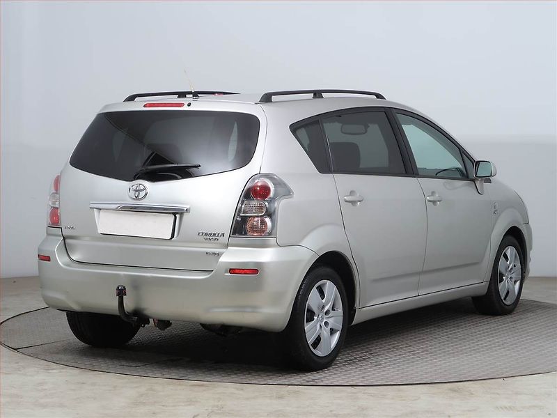 Toyota Corolla Verso (2008) 2.2 D-4D, 7 míst, nová STK - fotka 4 z 15
