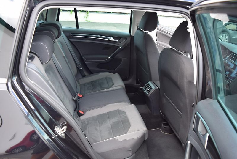 Volkswagen Golf Variant (2020) 1.5TSI 110kw HLBMT TAŽ LED KAM - fotka 40 z 49