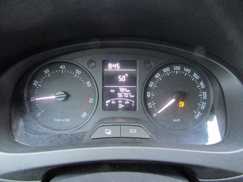 Škoda Rapid (2015) 1.2 TSI 63kW - fotka 29 z 36