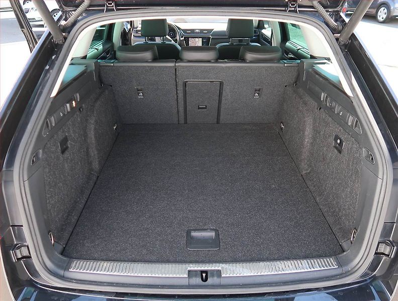 Škoda Superb (2019) Laurin&Klement 2.0 TDI - fotka 14 z 26