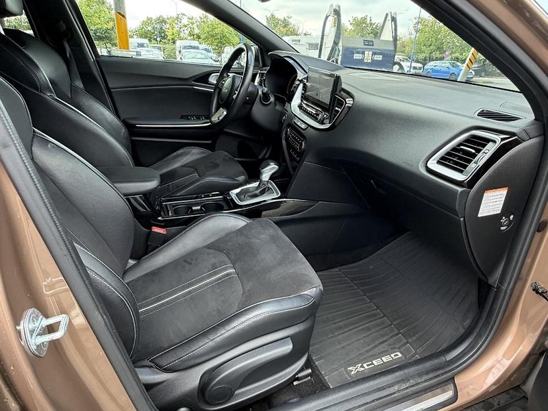 Kia XCeed (2022) 1.6Crdi Mhev Black Edition  - fotka 15 z 16