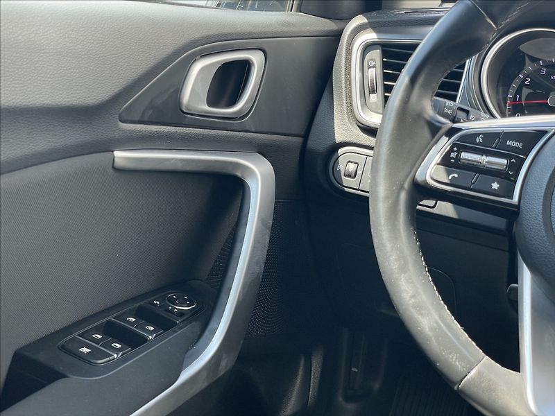 Kia Ceed 1,5 T-GDI Combi Top PDC  SW - fotka 13 z 22