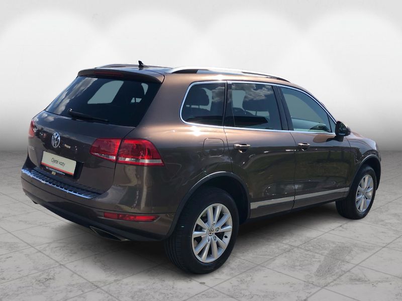 Volkswagen Touareg 3,0TDi 180kW - fotka 2 z 30