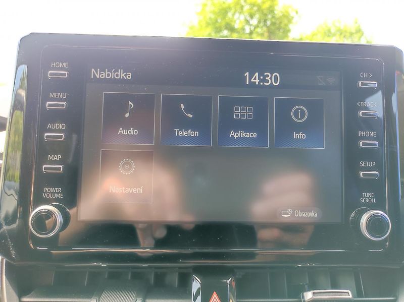Toyota Corolla (2020) 1.8  HYBRID 1.maj - fotka 17 z 25