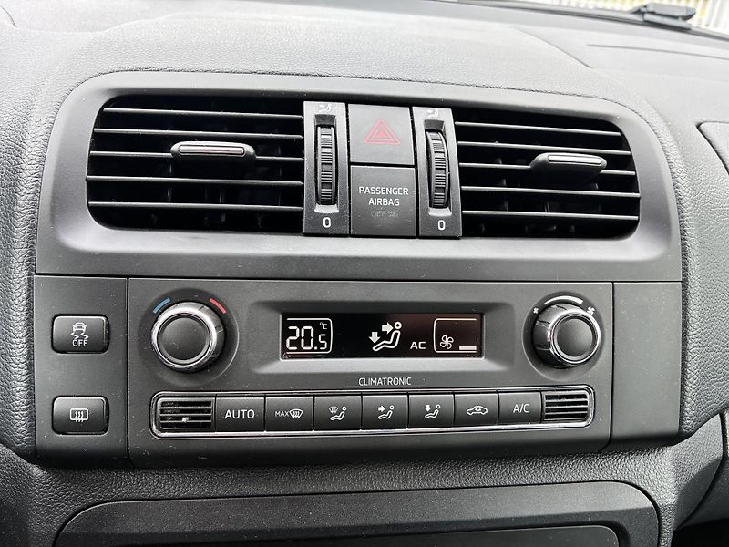 Škoda Fabia 1.2TSI 63kW,digi.KLIMATIZACE - fotka 19 z 27