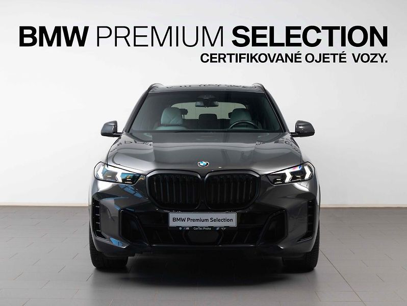 BMW X5 xDrive30d - fotka 2 z 22