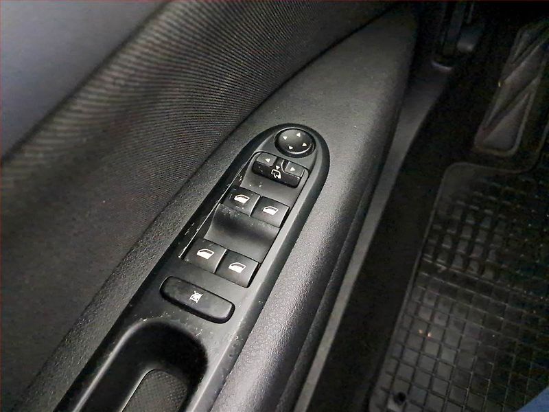 Peugeot 407 (2009) 2.0 16V, nová STK, udržované - fotka 15 z 15