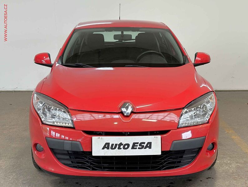Renault Mégane (2009) 1.6i, 2.maj,ČR, AC - fotka 2 z 13