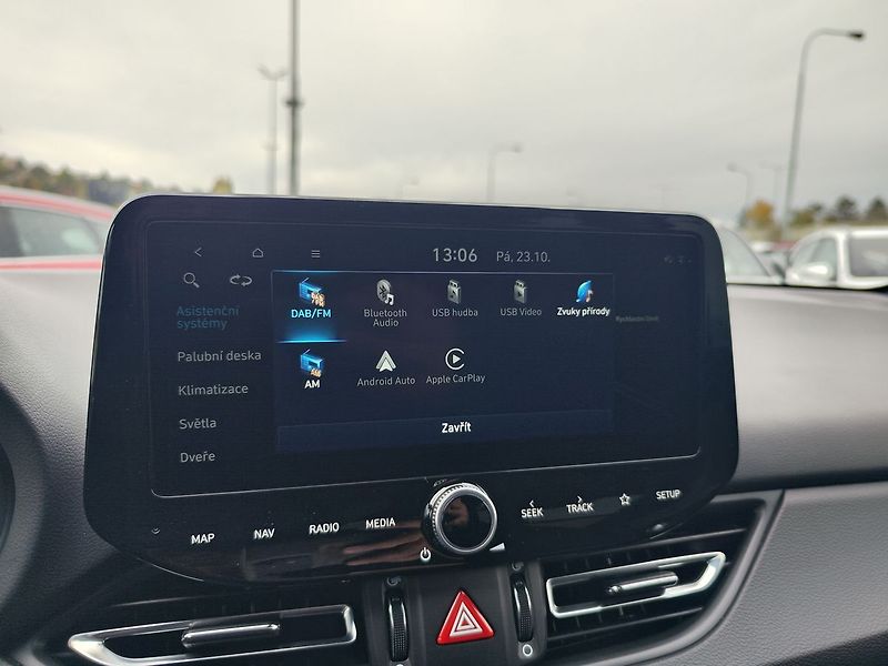 Hyundai i30 1.5 T-GDI/103kW N-Line DCT - fotka 17 z 34