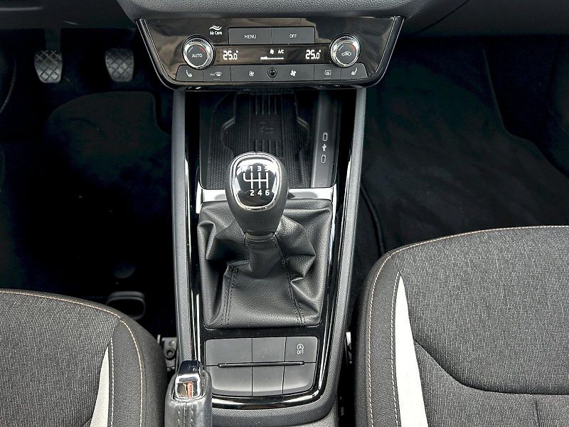 Škoda Kamiq (2024) 1.0 TSI 85kW MP6 Top Selection - fotka 22 z 35