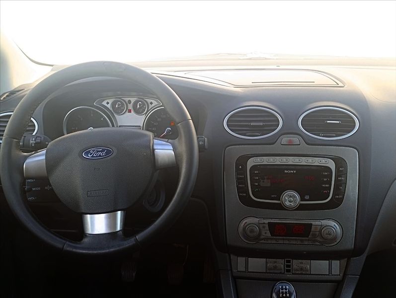 Ford Focus 1,6 TDCi Aut.klimatizace , Alu - fotka 16 z 32